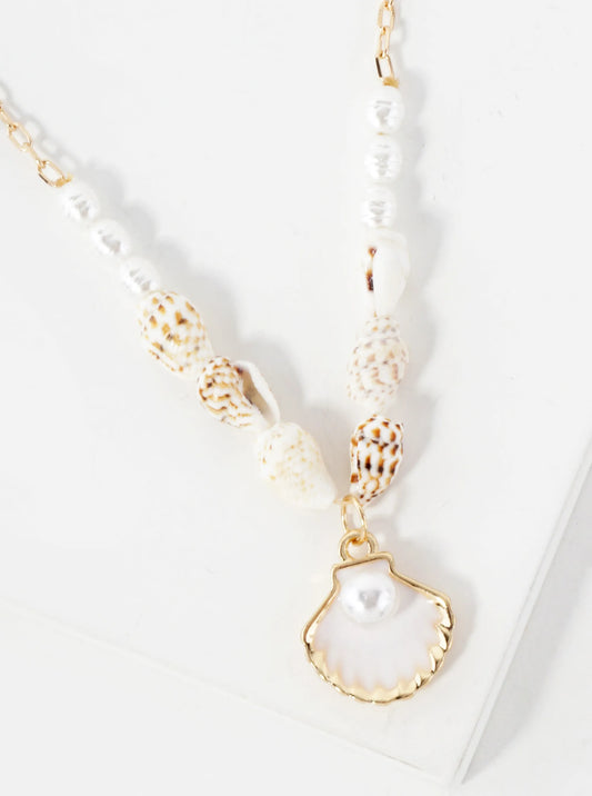 Seashell Pendant Pearl Necklace
