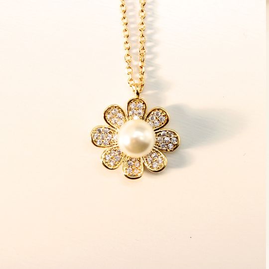 Pearl Daisy Charm Necklace in Yellow Gold Close Up