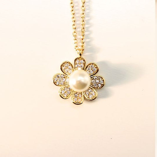 Pearl Daisy Charm Necklace in Yellow Gold Close Up